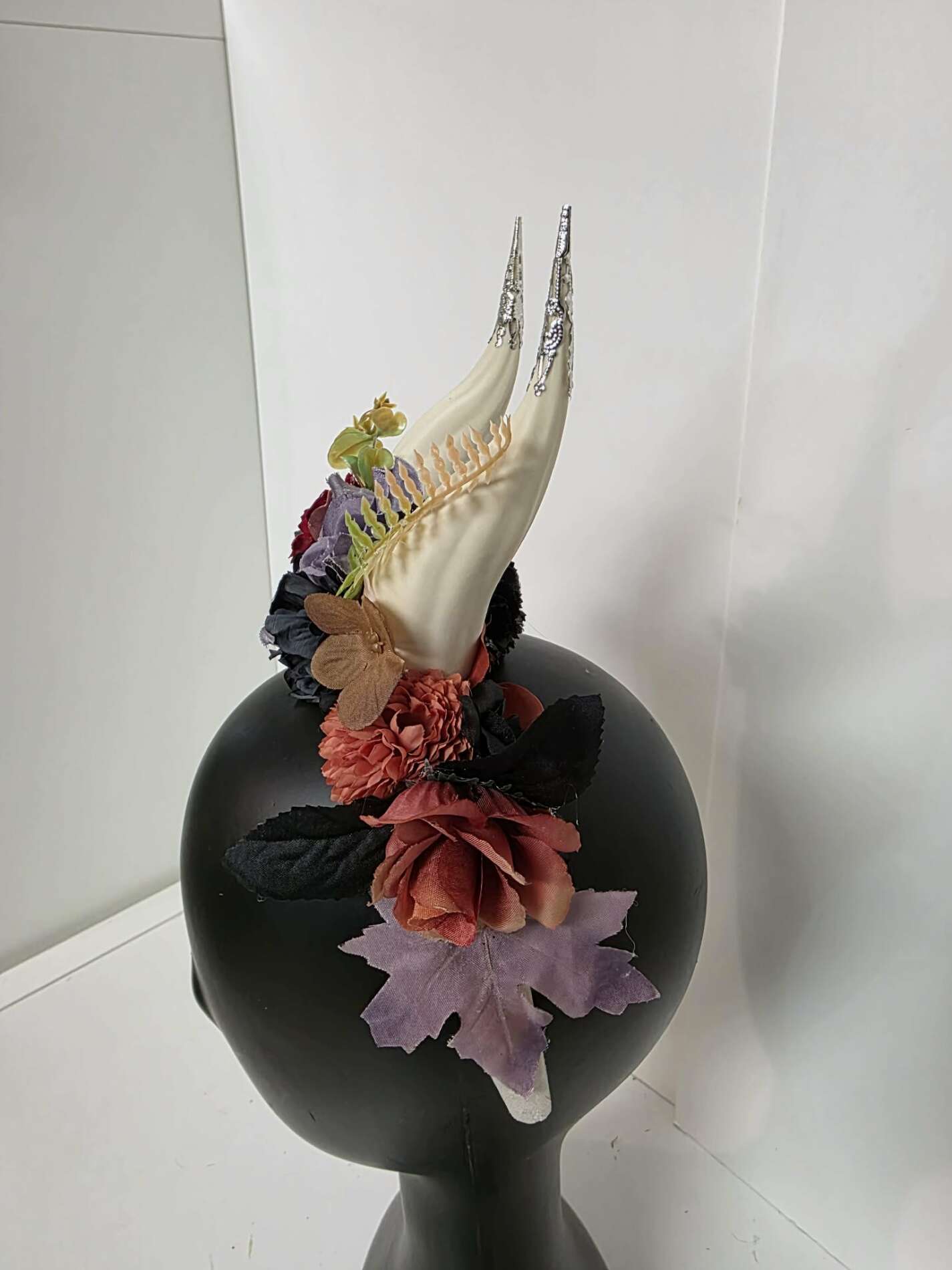 Dragon Horns: Bone Autumn 2 - Image 3